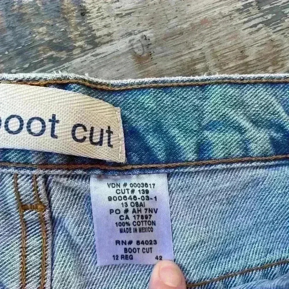 Boys Gap Bootcut Jeans, Light Wash Denim, size 12 regular, 31 inch inseam - Picture 6 of 8